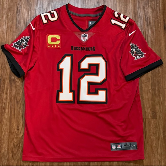 Tampa Bay Buccaneers Tom Brady Jersey with Captain patch - Picture 1 of 2